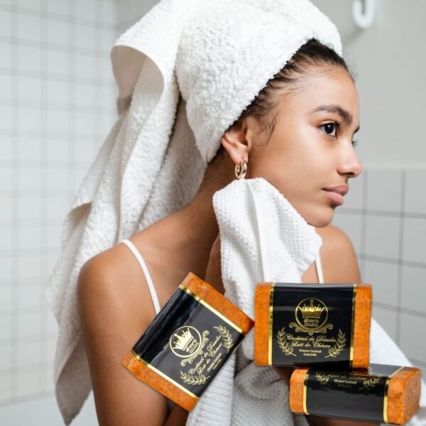 Enora Royal Luxury Exfoliating Bar soap - Image 3